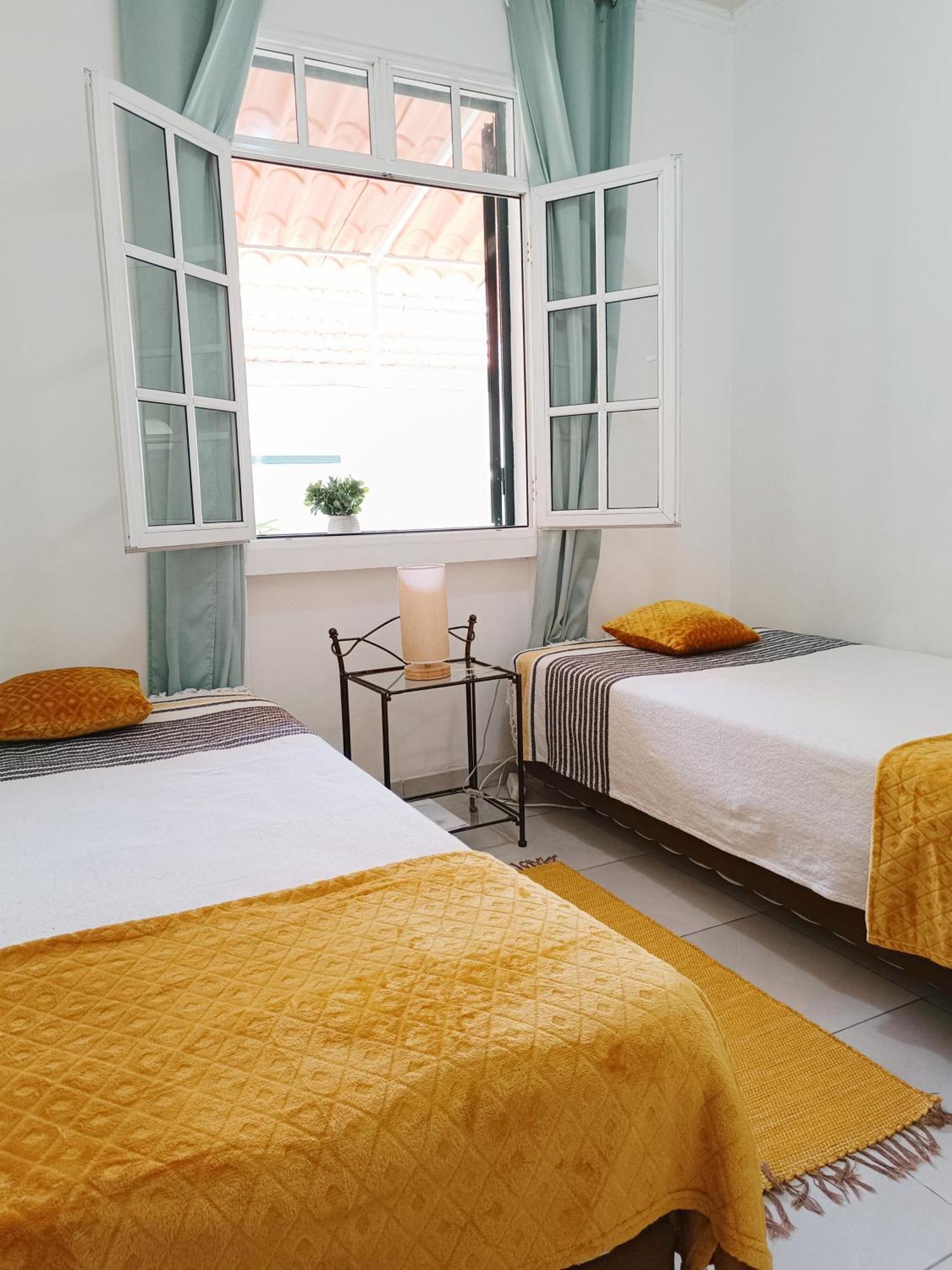 Home & Flower - Private Bedrooms Funchal Ngoại thất bức ảnh