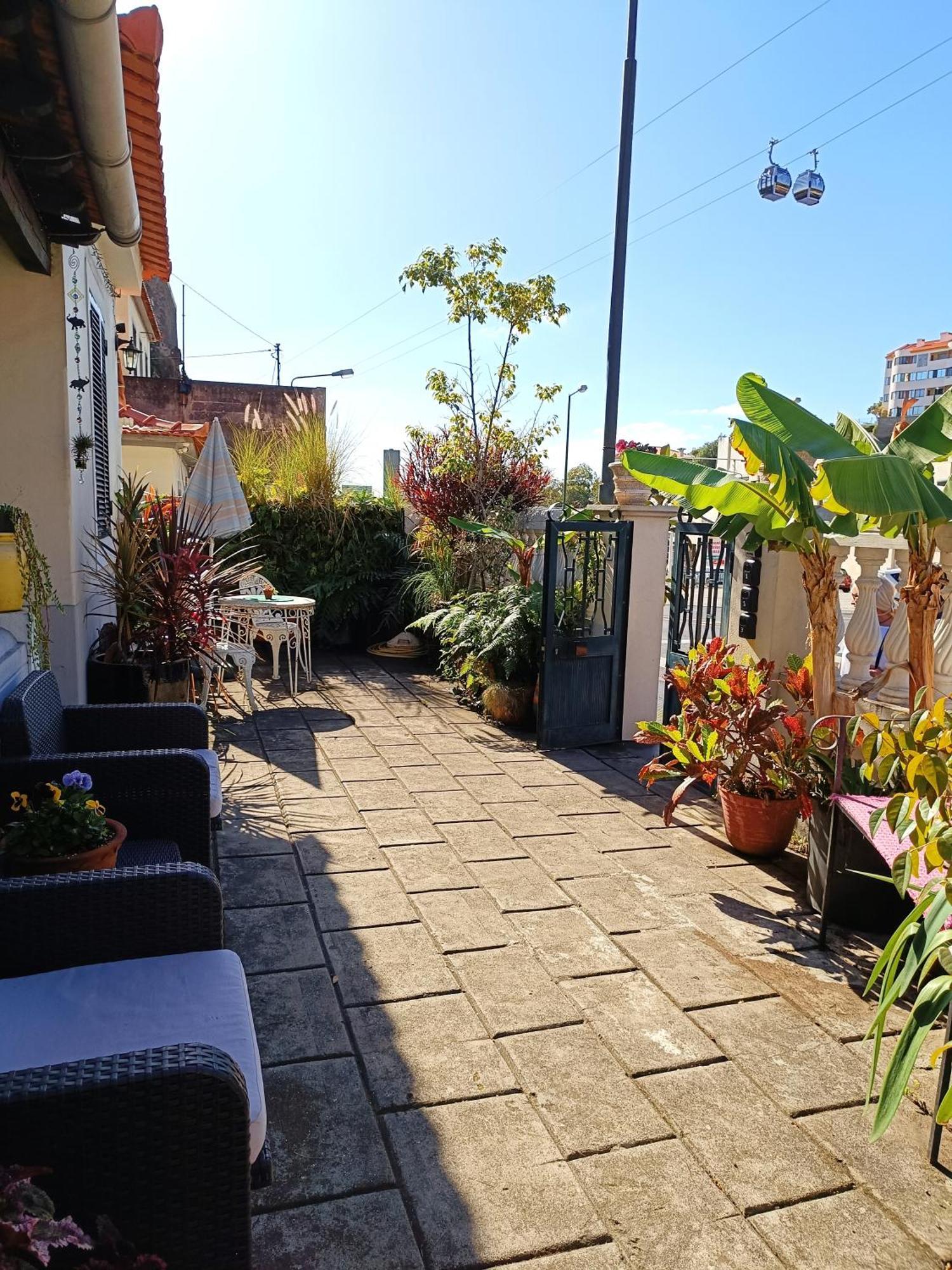 Home & Flower - Private Bedrooms Funchal Ngoại thất bức ảnh