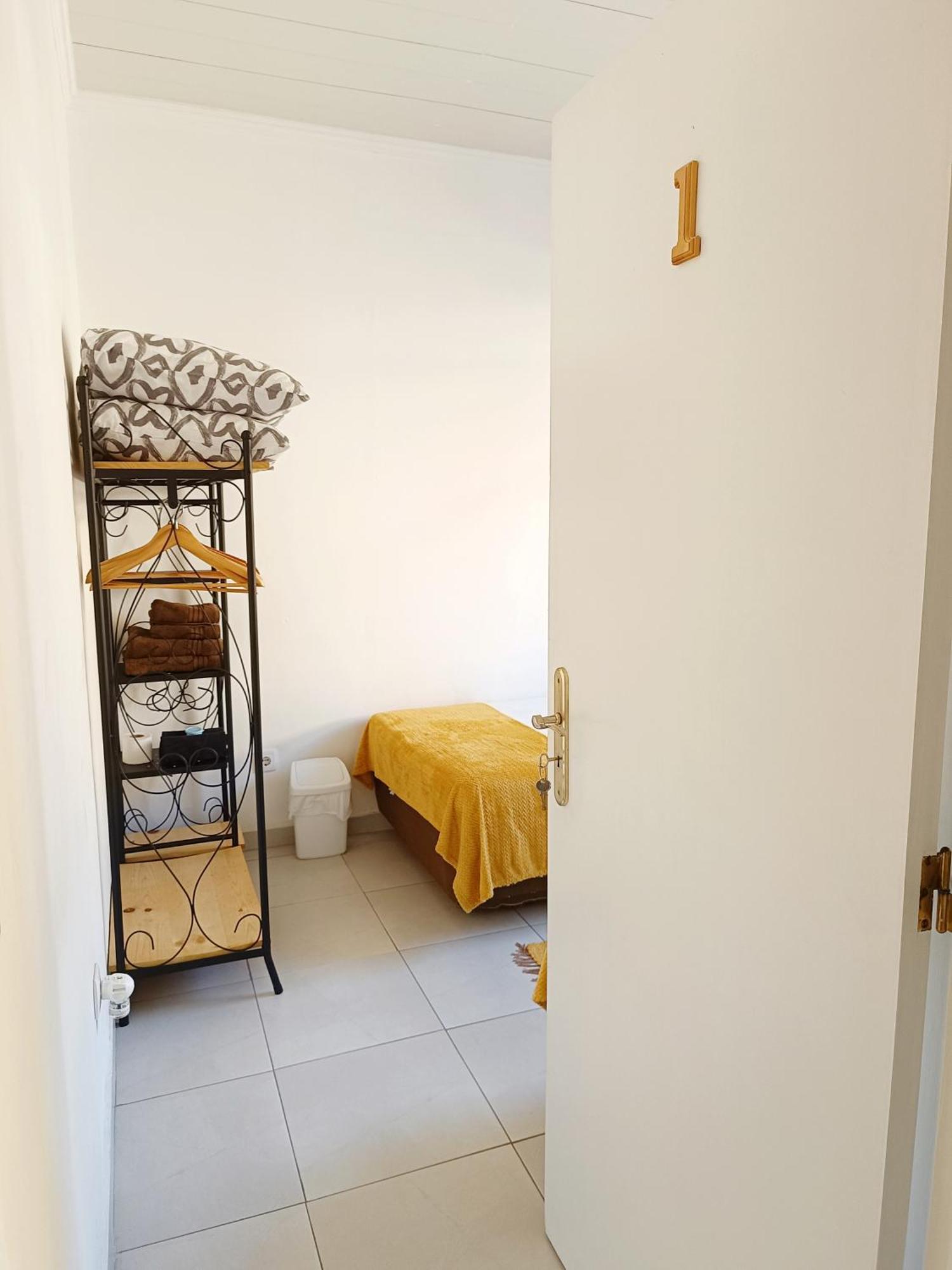 Home & Flower - Private Bedrooms Funchal Ngoại thất bức ảnh