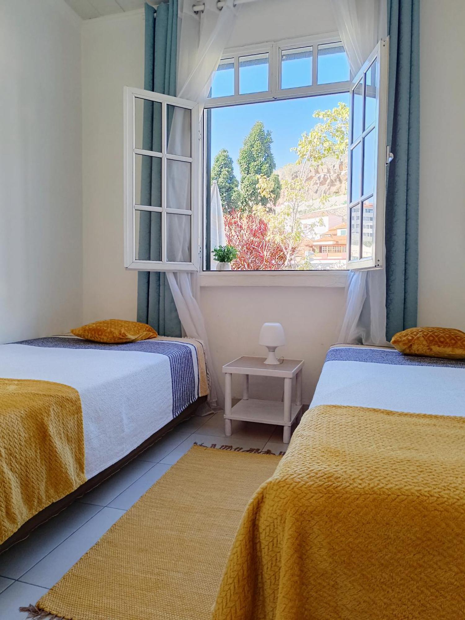Home & Flower - Private Bedrooms Funchal Ngoại thất bức ảnh