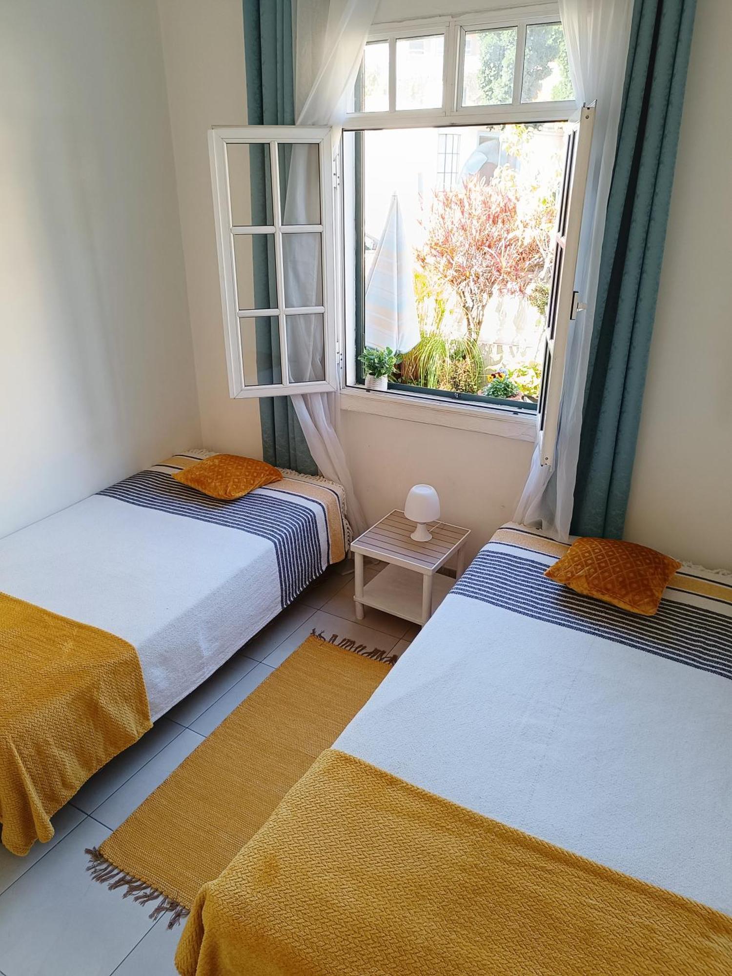 Home & Flower - Private Bedrooms Funchal Ngoại thất bức ảnh