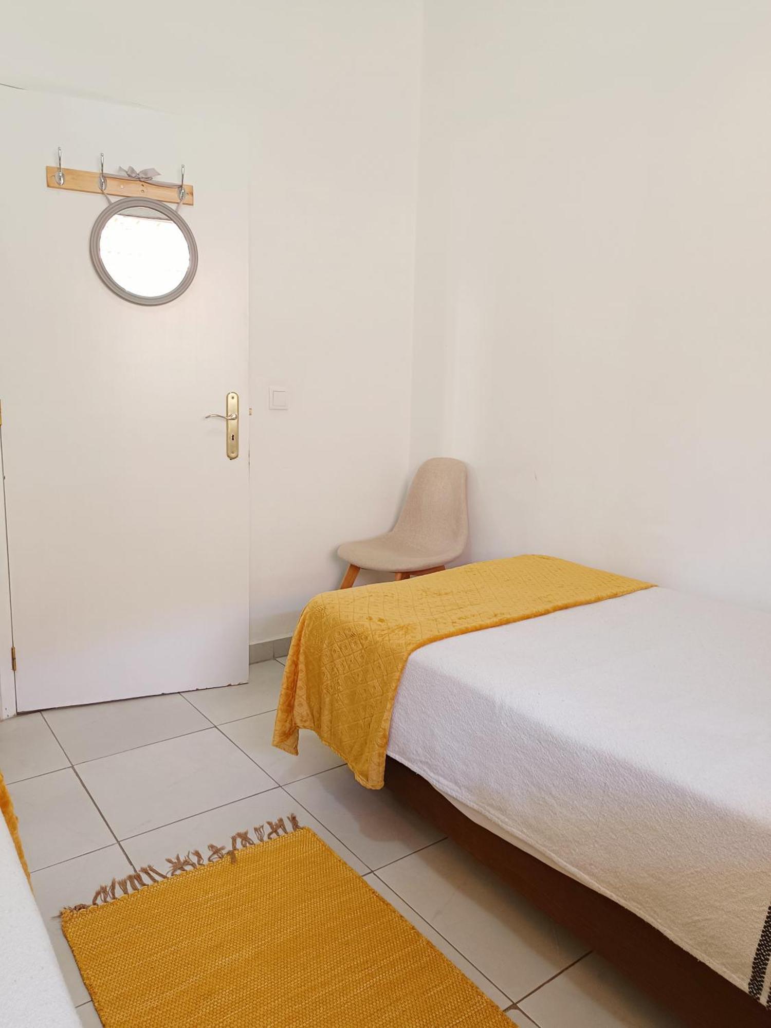 Home & Flower - Private Bedrooms Funchal Phòng bức ảnh